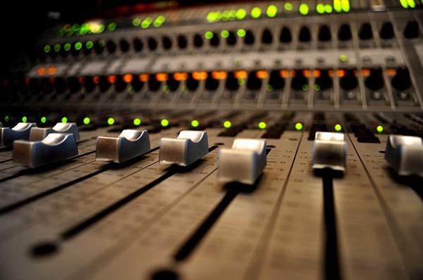 Finding The Right Recording Studio